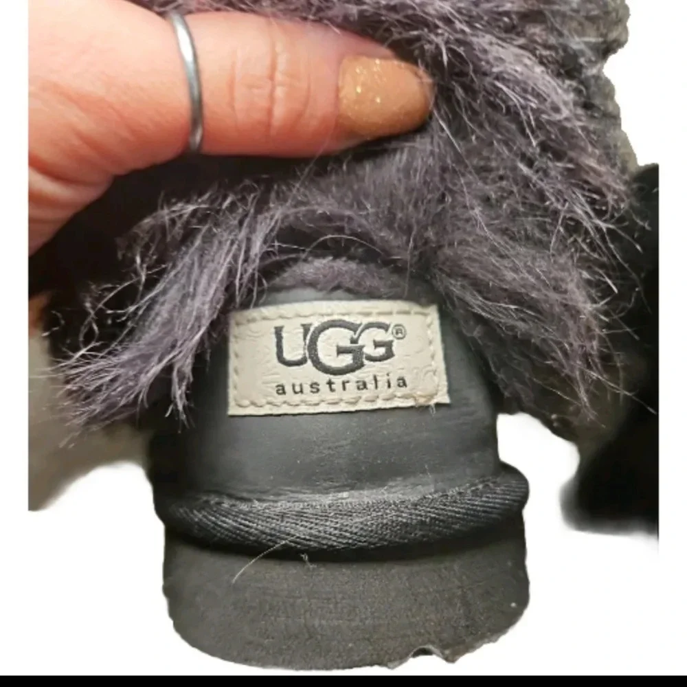 UGG Australia Big Girls Black Leather Ellee Fur Trim Boot 3